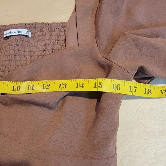 Abercrombie & Fitch Women's Brown Twist Front / Flutter Sleeve Top - Picture 6 of 9